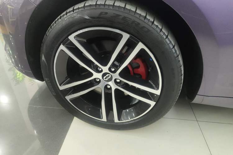 Used Hima AITO M5 2025 Extended-Range Ultra All-Wheel-Drive Version
