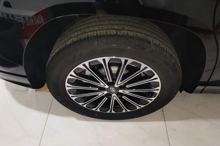 Used Hyundai Custo 2024 270TGDi LUX Prestige Edition
