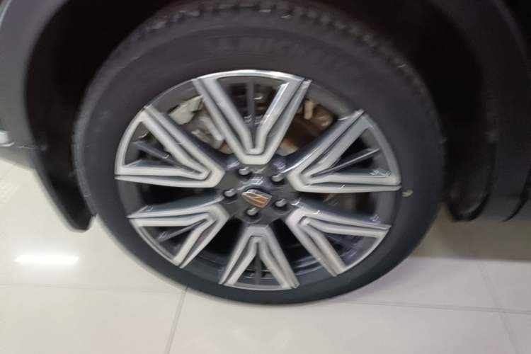 Used Hongqi HS5 2022 Facelifted Version 2.0T Smart Connect Flagship All-Wheel-Drive Edition
