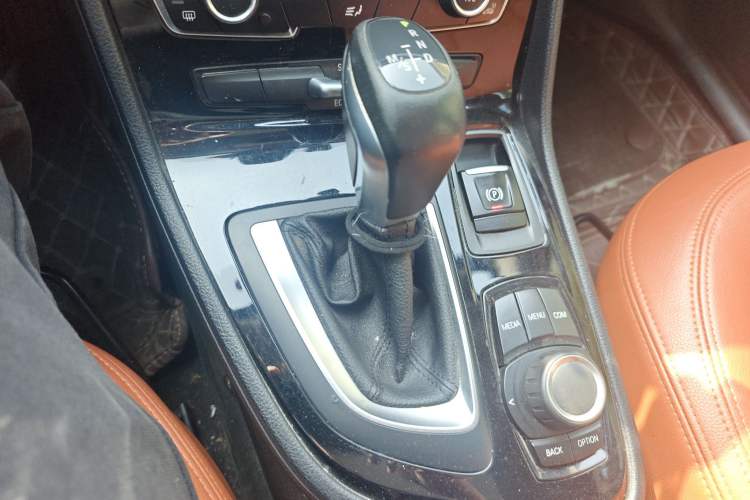 Used BMW 2 Series Gran Tourer 2015 218i Leading Model Gear Lever