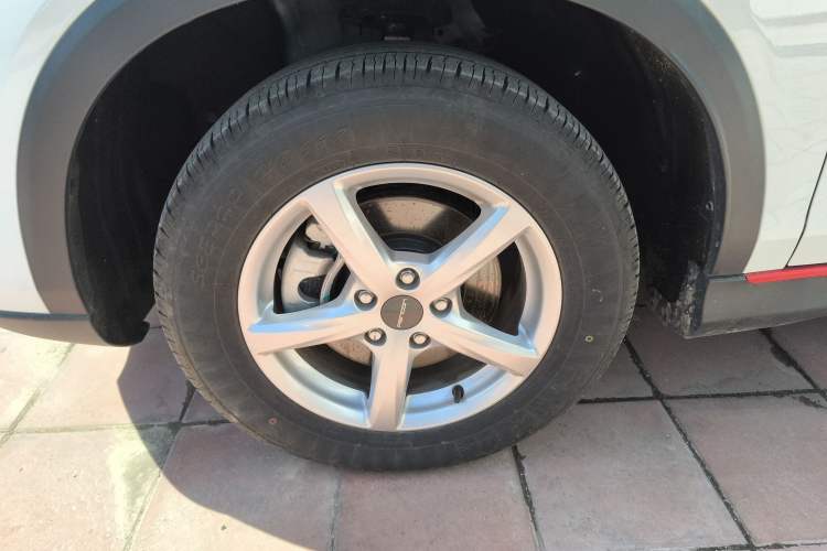 Used Dongfeng Fengon 500 2022 1.5L CVT Enjoyment Version Left Front Wheel Hub