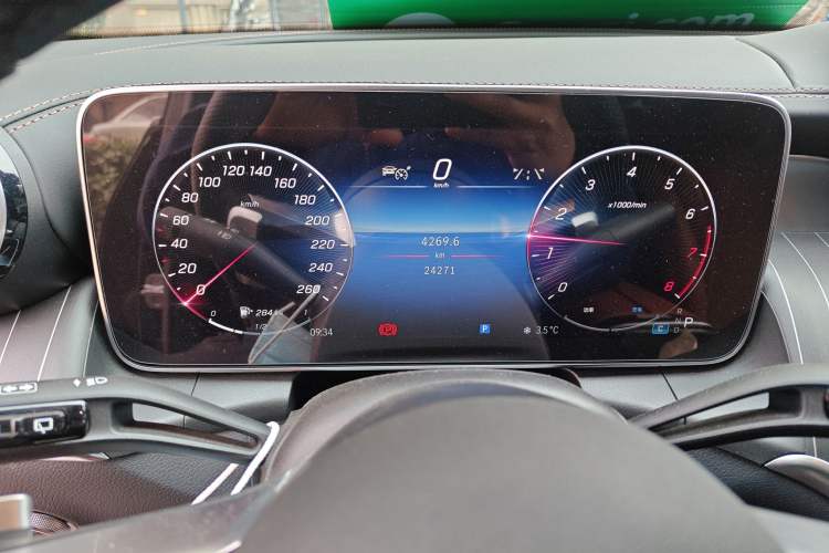 Used Mercedes-Benz GLC 2023 GLC 300 L 4MATIC Dynamic Edition 5-seater
