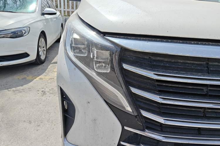 Used GAC Trumpchi M8 2023 Lingxiu Series 390T Deluxe Edition Right Front Headlight