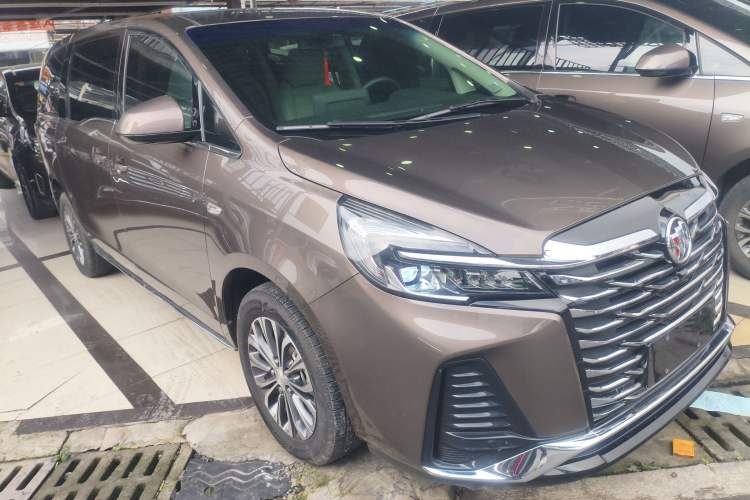 Used Buick GL8 2023 Land Executive Class Comfort Model Exterior 1