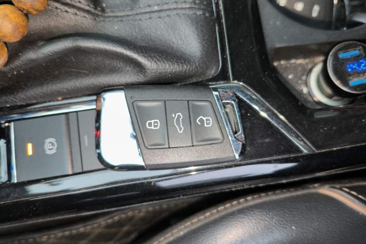 Used Volkswagen Passat 2020 330TSI Elite Edition China VI Vehicle Key