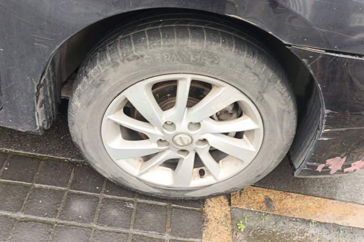 Used Nissan Sylphy 2014 1.6XV CVT Deluxe Edition Right Front Wheel Hub