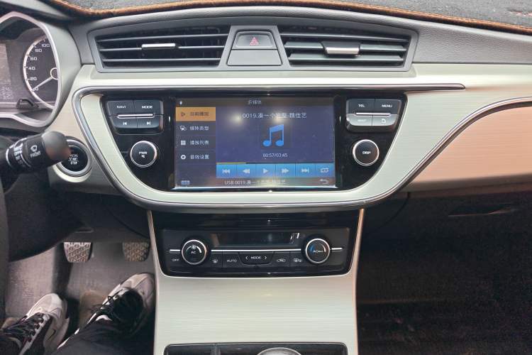 Used Geely Auto Emgrand GL 2017 1.8L Manual Elite Model