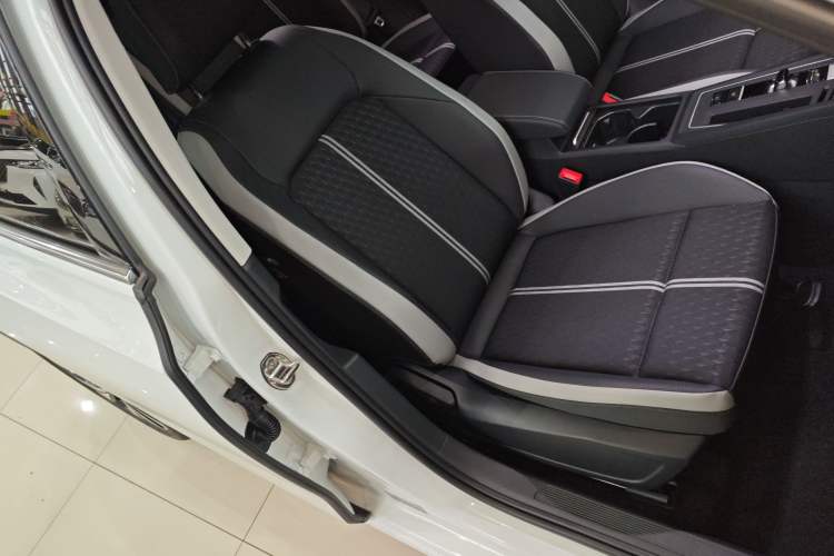 Used Volkswagen Golf 2026 300TSI Pro
