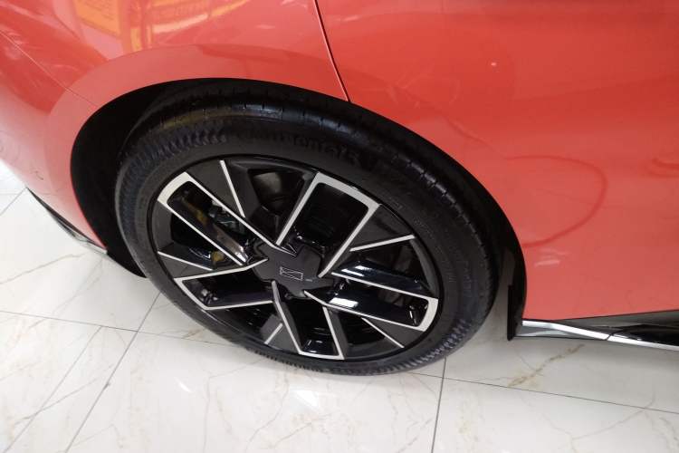 Used Avatr 06 2025 Pro Range-Extended Edition Exterior 5