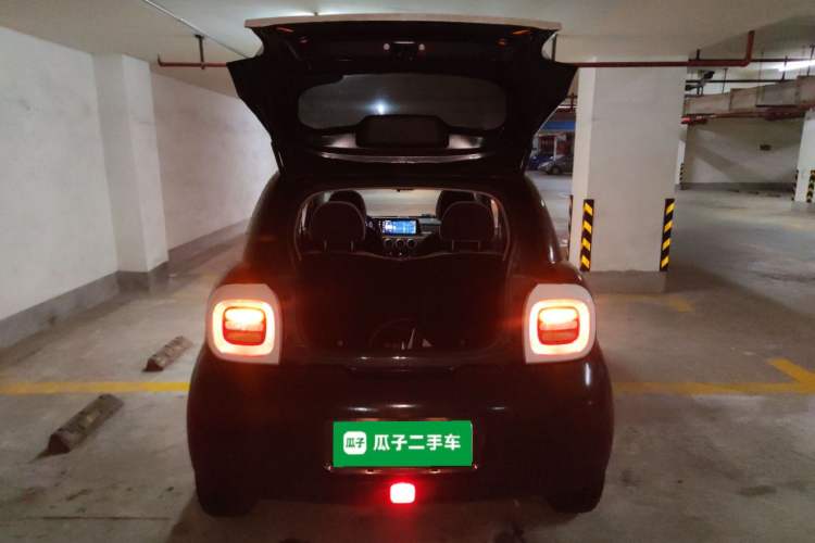 Used ORA Black Cat 2022 351 km Comfort Version Lithium Iron Phosphate Trunk