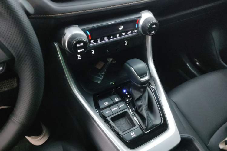 Used Toyota RAV4 2024 Dual-Motor 2.5L E-CVT Two-Wheel Drive Elite Plus Edition
