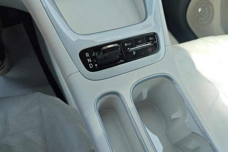 Used Geely Galaxy Geome 2026 Model 310km Youth Edition Gear Lever