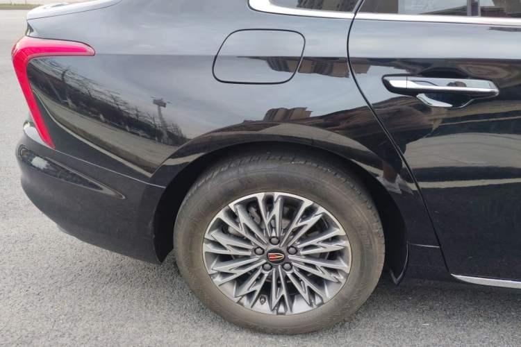 Used Hongqi H5 2023 1.5T DCT Smart Connect Flagship Edition Right Rear Wheel Hub