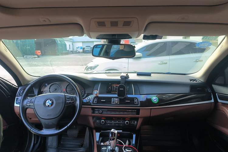 Used BMW 5 Series 2014 525Li Leading Model