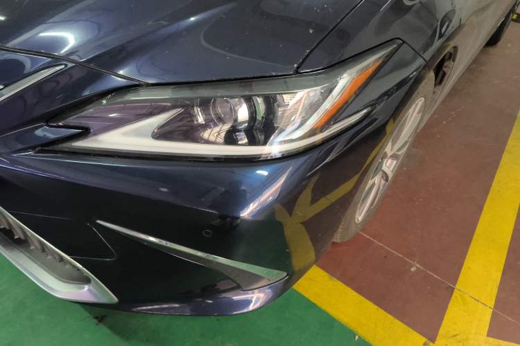 Used Lexus ES 2020 300h Premier Edition