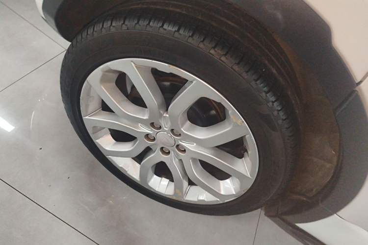 Used Land Rover Range Evoque 2014 2.0T 5-Door Ignite Edition Right Rear Wheel Hub