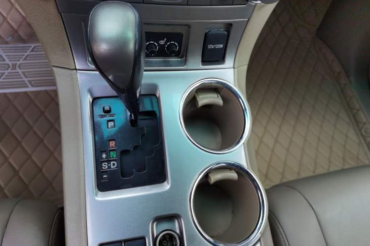 Used Toyota Highlander 2012 2.7L Two-Wheel Drive 7-Seater Luxury Edition Gear Lever