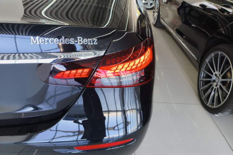 Used Mercedes-Benz E-Class 2022 Revised Version E 300 L Fashion Edition Exterior 3