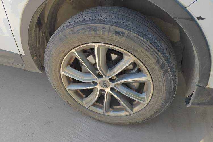 Used Geely Auto Emgrand X7 Sport 2021 Million Edition 1.8TD DCT Two-Wheel Drive Luxury Model Right Front Wheel Hub