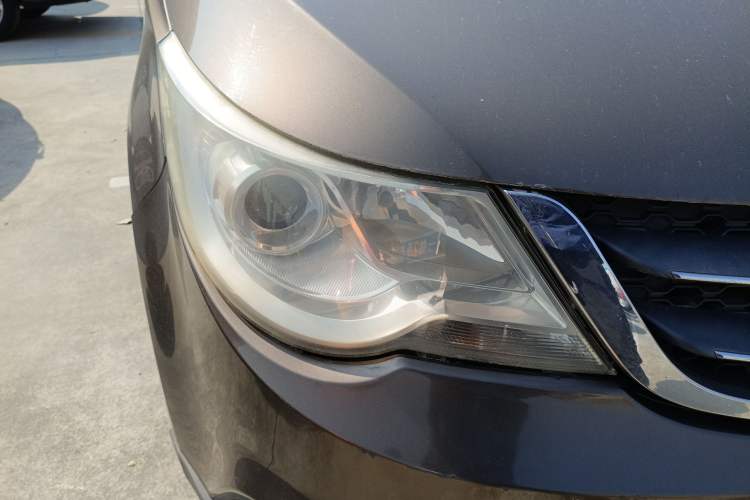 Used Baojun 730 2014 1.5L manual standard trim 7 seats Right Front Headlight