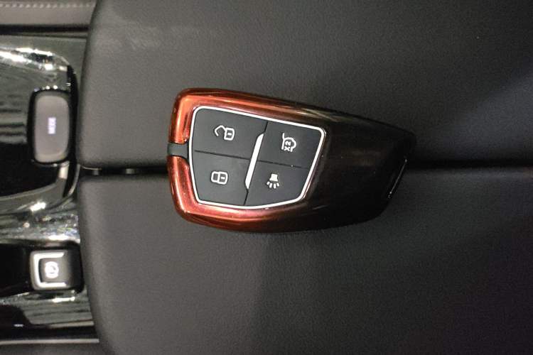 Used Buick Envision 2023 Encore Plus 652T Five-Seat All-Wheel-Drive Luxury Model Vehicle Key