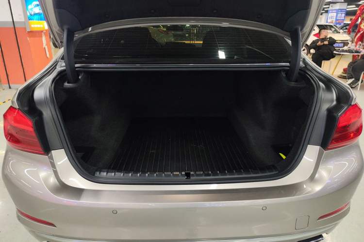 Used BMW 5 Series 2020 530Li Luxury Edition Premium Package Trunk