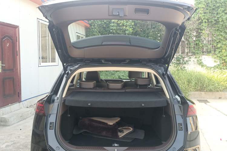 Used Bestune T77 2023 1.5T Automatic Luxury Model Trunk