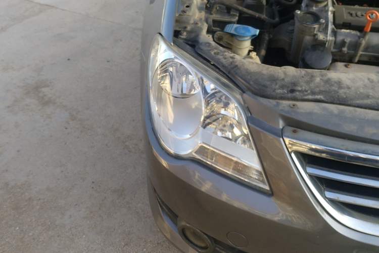 Used Volkswagen Bora 2011 1.6L Automatic Fashion Edition Right Front Headlight