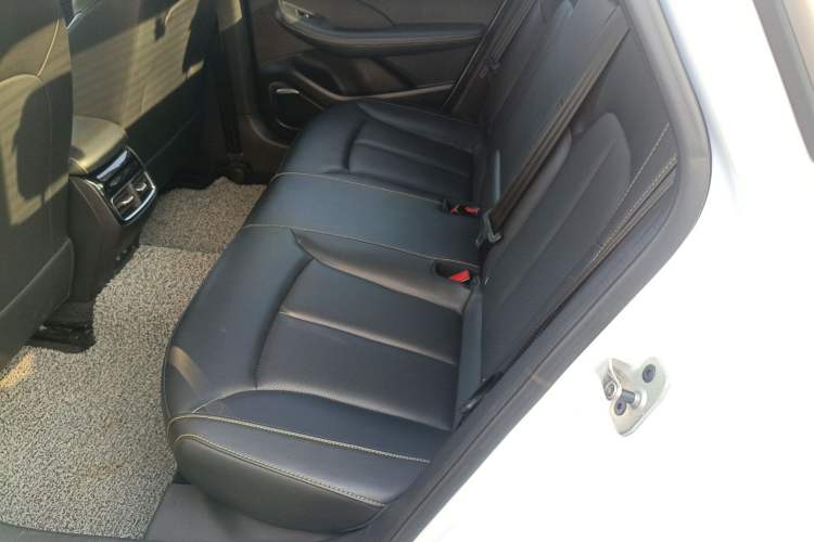 Used Roewe i6 MAX 2020 300TGI Automatic "Swell Cool Smart Drive" Edition
