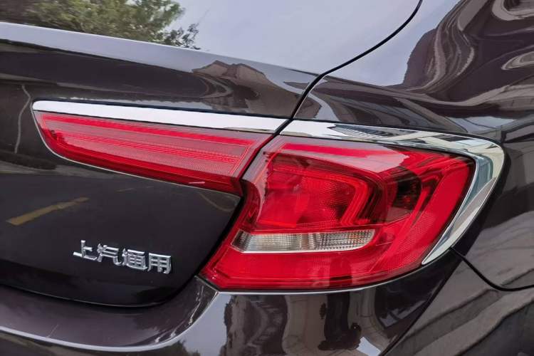 Used Buick LaCrosse 2018 28T Elite Edition Right Rear Taillight