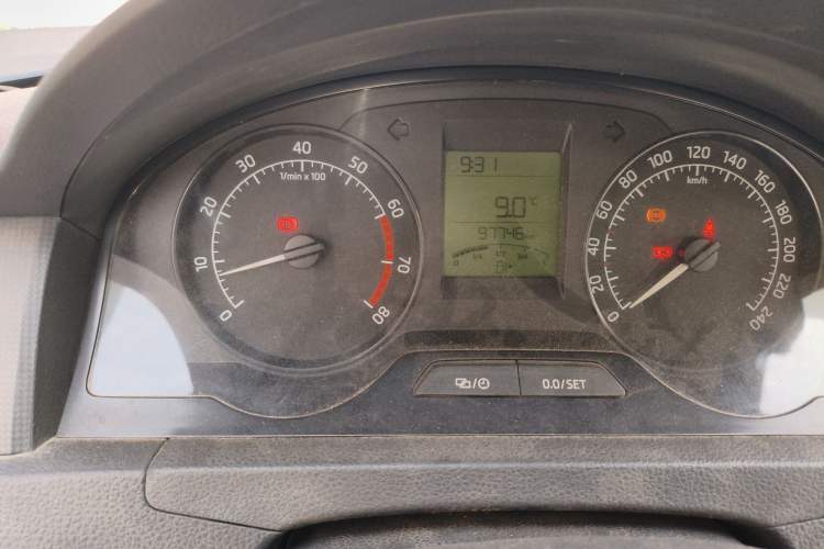 Used Skoda Rapid 2016 1.6L Manual Front-Wheel-Drive Version
