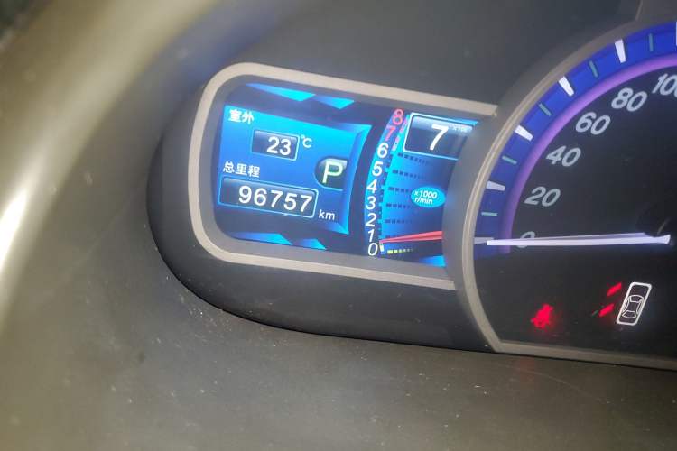 Used BYD S6 2012 2.4L Automatic Luxury Edition Odometer Close Up