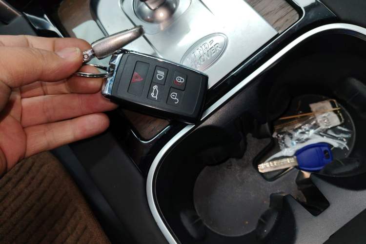 Used Land Rover Discovery Sport New Energy 2022 Facelifted P300e Plug-in Hybrid Electric Version
