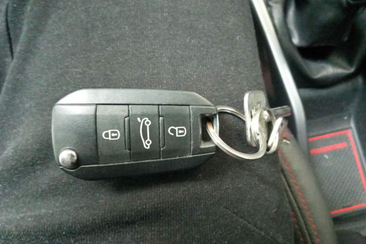 Used Peugeot 2008 2014 1.6L Manual Fashion Edition
