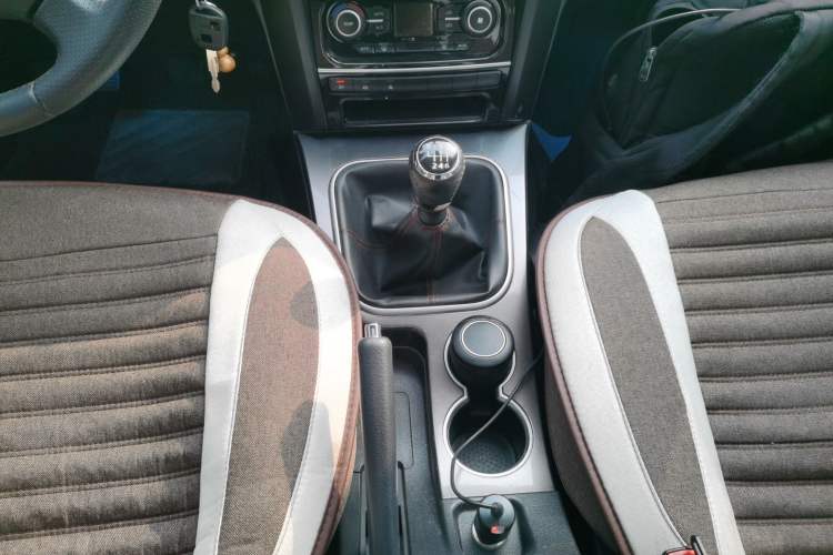 Used Haval H5 Classic 2013 Zhizun Edition 2.0T Manual 4x4 Prestige Model
