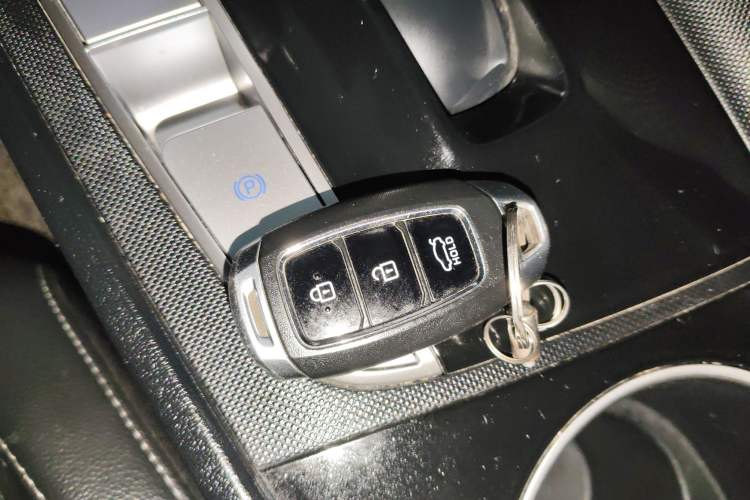 Used Hyundai Elantra 2021 1.5L CVT GLX Elite Edition Interior 1