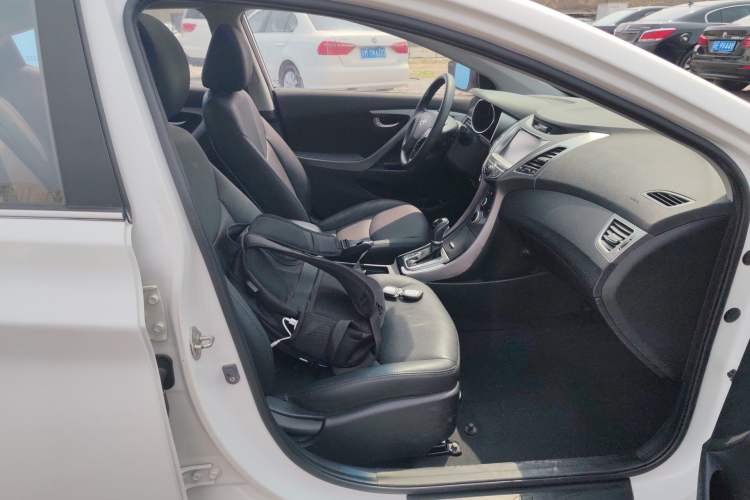 Used Hyundai Elantra (5th Generation / Langdong) 2016 1.6L Automatic Prestige Model
