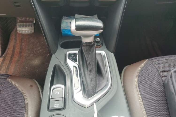 Used GAC Trumpchi GS4 2016 235T G-DCT Elite Edition Gear Lever