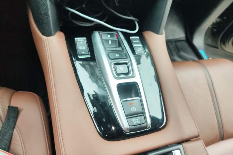 Used Honda UR-V 2020 370TURBO Four-Wheel Drive Prestige Edition Gear Lever