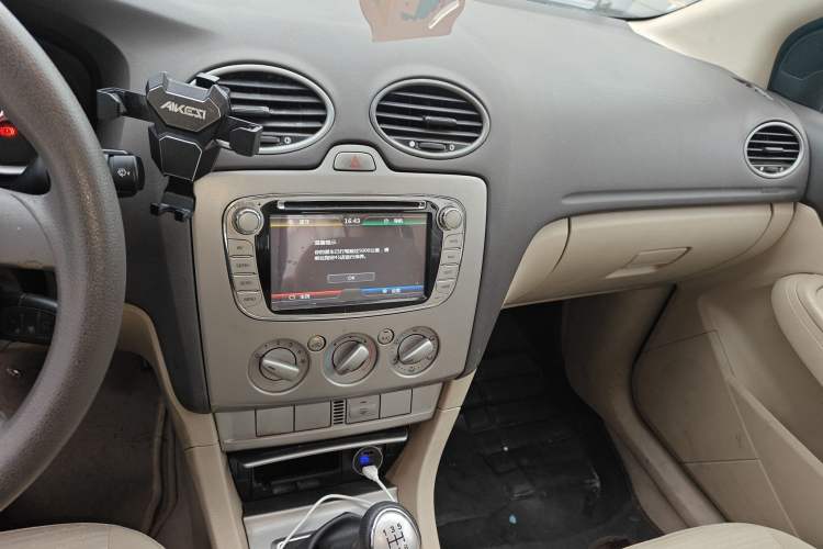 Used Ford Focus 2013 Sedan Classic 1.8L Manual Base Model
