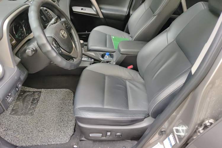 Used Toyota RAV4 2016 2.5L Automatic 4x4 Elite Edition Left Front Seat