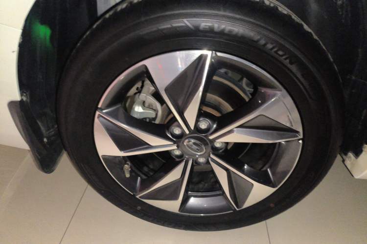 Used GAC Trumpchi M6 2021 PRO 270T Automatic Luxury Edition Right Rear Wheel Hub