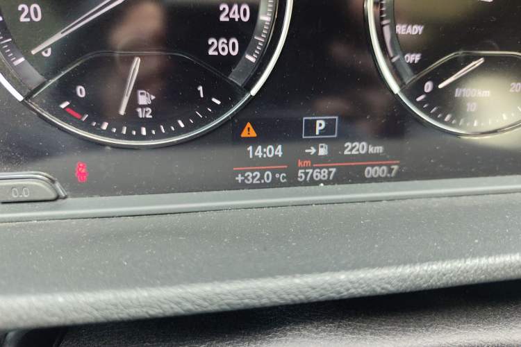 Used BMW X2 2018 sDrive25i Leading Model M Sport Package China V Odometer Close Up