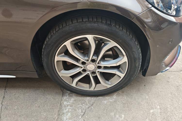 Used Mercedes-Benz C-Class 2015 C 200 L Sport Edition Right Front Wheel Hub