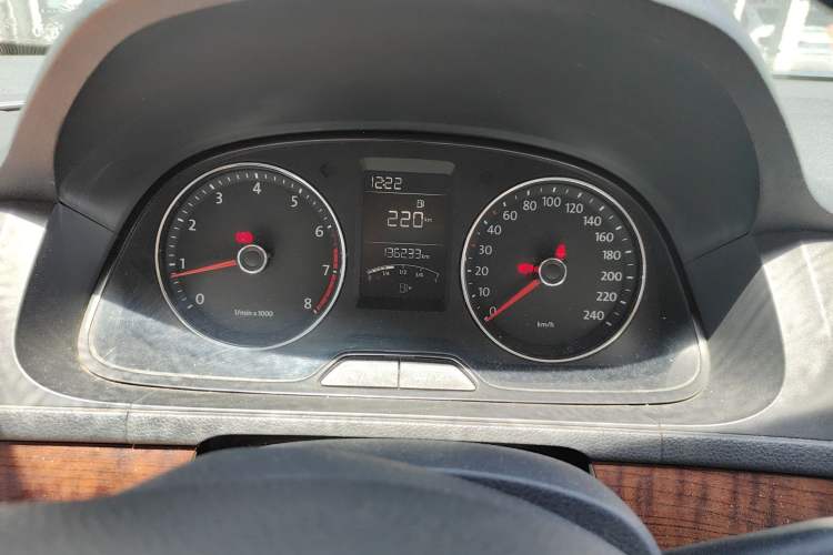 Used Volkswagen Lavida 2013 Restyled Classic 1.6L Manual Comfort Edition Instrument Cluster