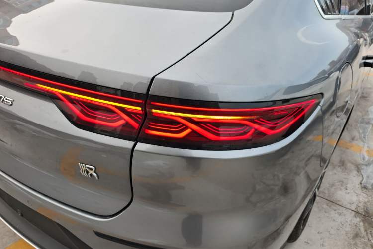 Used BYD Han 2022 EV Genesis Edition 715KM Front-Wheel-Drive Prestige Model
