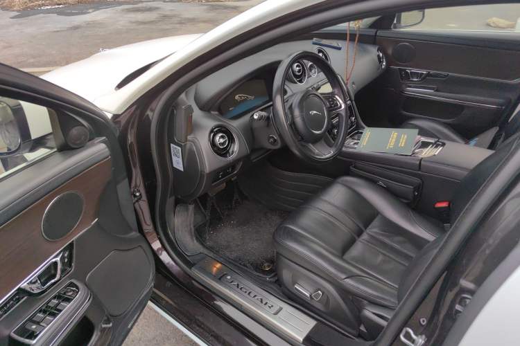 Used Jaguar XJ 2014 XJL 2.0T Two-Wheel-Drive Elegant Business Edition