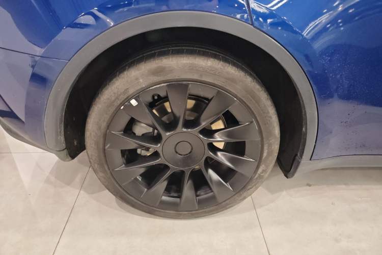 Used Tesla Model Y 2021 Long-Range All-Wheel-Drive Version