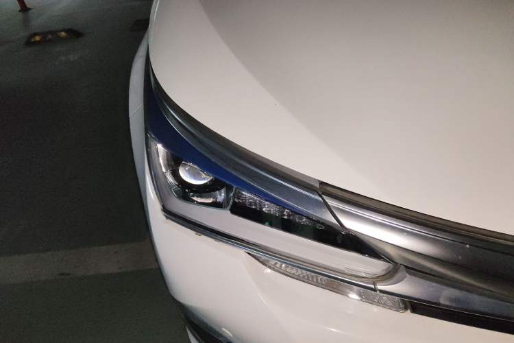 Used Toyota Corolla 2016 Dual-Engine 1.8L E-CVT Elite Edition
