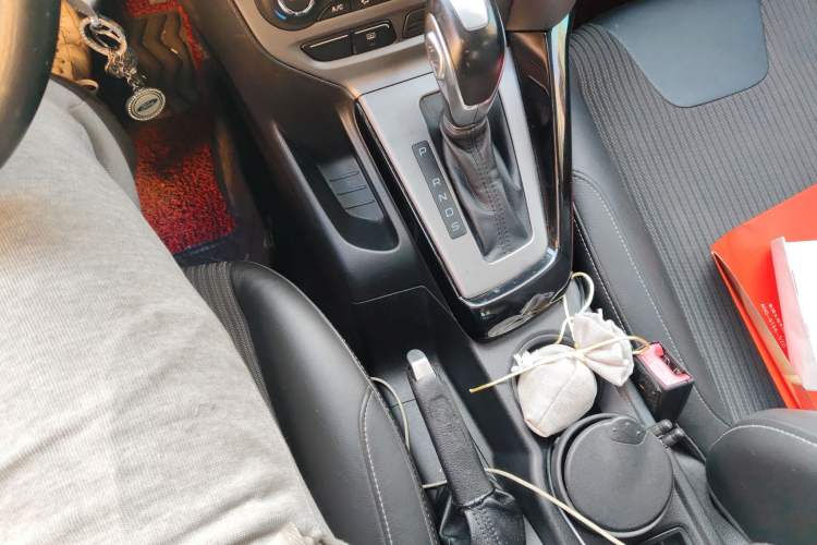 Used Ford Focus 2012 Sedan 1.6L Automatic Fashion Edition
